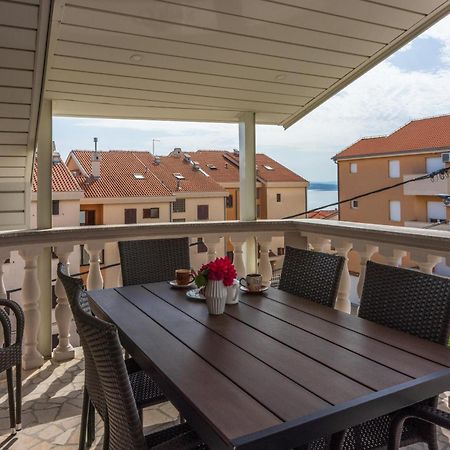 Apartments Mirela Crikvenica Exterior foto