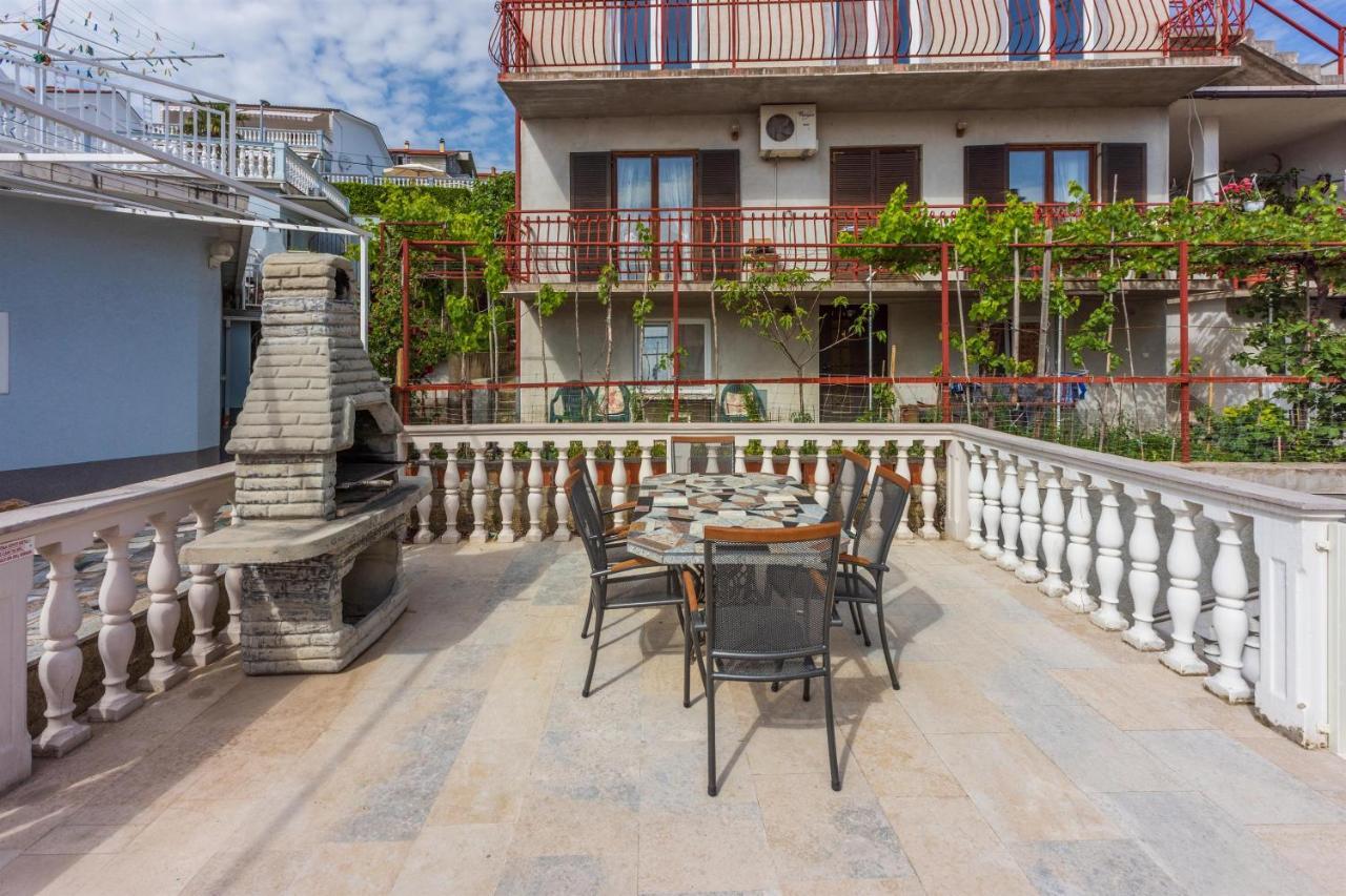 Apartments Mirela Crikvenica Exterior foto